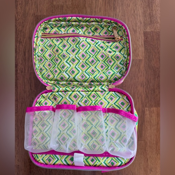 NWOT Lilly Pulitzer x Target Cosmetic Makeup Travel Train Case Fan Dance - Picture 10 of 16